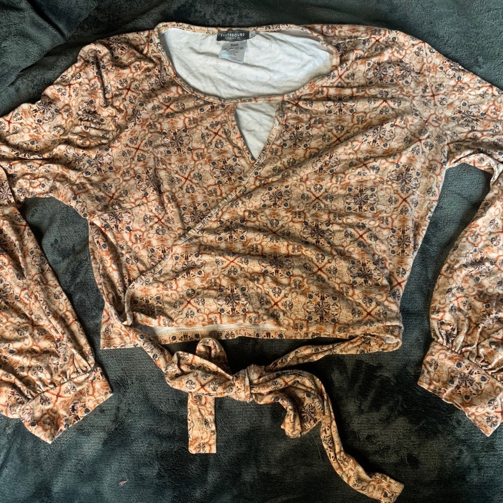 Earthbound Keyhole Crop Top